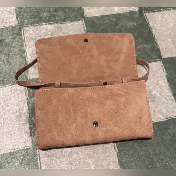 New Roxy Mauve Clutch / Wristlet / Crossbody Purse - Picture 4 of 15